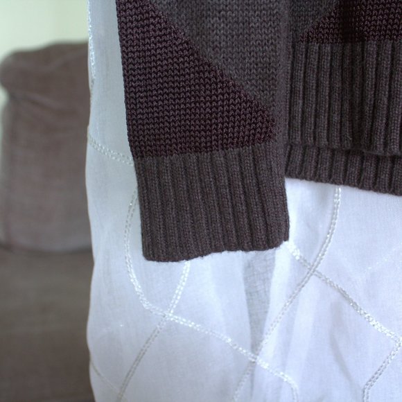 Banana Republic | Black & Gray Knitted Sweater - Picture 5 of 5